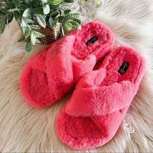 Seven7 Kiki Hot Pink Faux Fur Slide Slippers Size 7